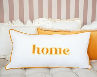 Taie d'oreiller décorative avec inscription brodée jaune "Home" décoration moutarde, coussin à ressorts, déco chambre maximaliste, cadeau pâques