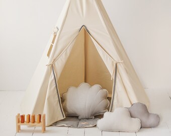 Teepee Tent with Pompoms “Grey Pompoms”