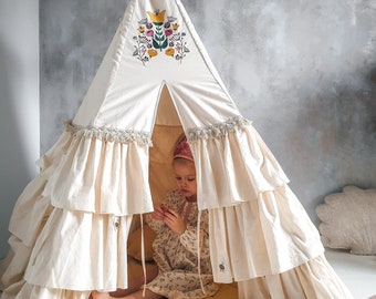 Tipi à volants "Folk" avec broderies colorées, décoration pour chambre de fille, idée cadeau anniversaire, décoration bohème, maison western