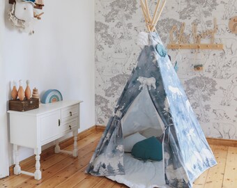 Tente tipi en coton « Night Sky », paysage avec animaux polaires, constellations d'étoiles, tente tipi bleue, tipi pour garçon, décoration hivernale