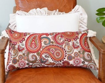 Exclusive 'Vintage paisley' decorative bolster with fringe