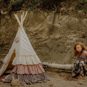 Spielzelt mit Rüschen „Powder Frills“, Boho-Zimmer für Mädchen, rustikale Zimmerdekoration, Tipi-Enfant für Kinderzimmer, Ostergeschenkidee