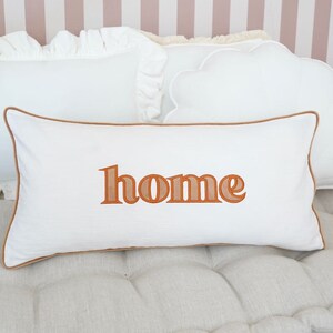 Taie d'oreiller décorative avec une inscription brodée Home décor de salon bohème, décoration maison en terre pour chambre, cadeau de pendaison de crémaillère beige image 5