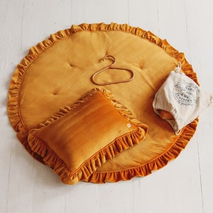 Superweiche Samtmatte mit Rüschen „Senf“, Kinderzimmer, Spielzimmerdekoration, skandinavischer Stil, Boho-Wohnkultur, handgefertigt, Babyshower