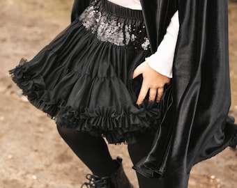 Jupe en tulle noir à volants et paillettes, un costume de conte de