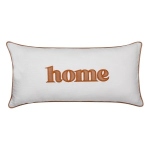 Taie d'oreiller décorative avec une inscription brodée Home décor de salon bohème, décoration maison en terre pour chambre, cadeau de pendaison de crémaillère beige image 1