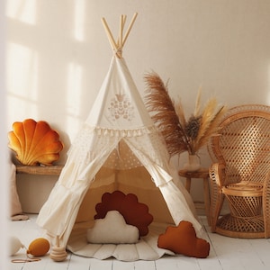 Teepee with Frills for girl&#39;s room “Boho” unique model, wester decor in a girl&#39;s room, montessori girl room idea, birthday gift for girl