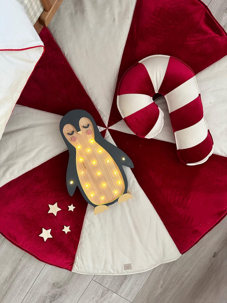 Christmas mat "Red candy", floor mat for holiday, Decorative play mat for girl, christmas tree rug, patchwork baby mat, winter home decor image 10