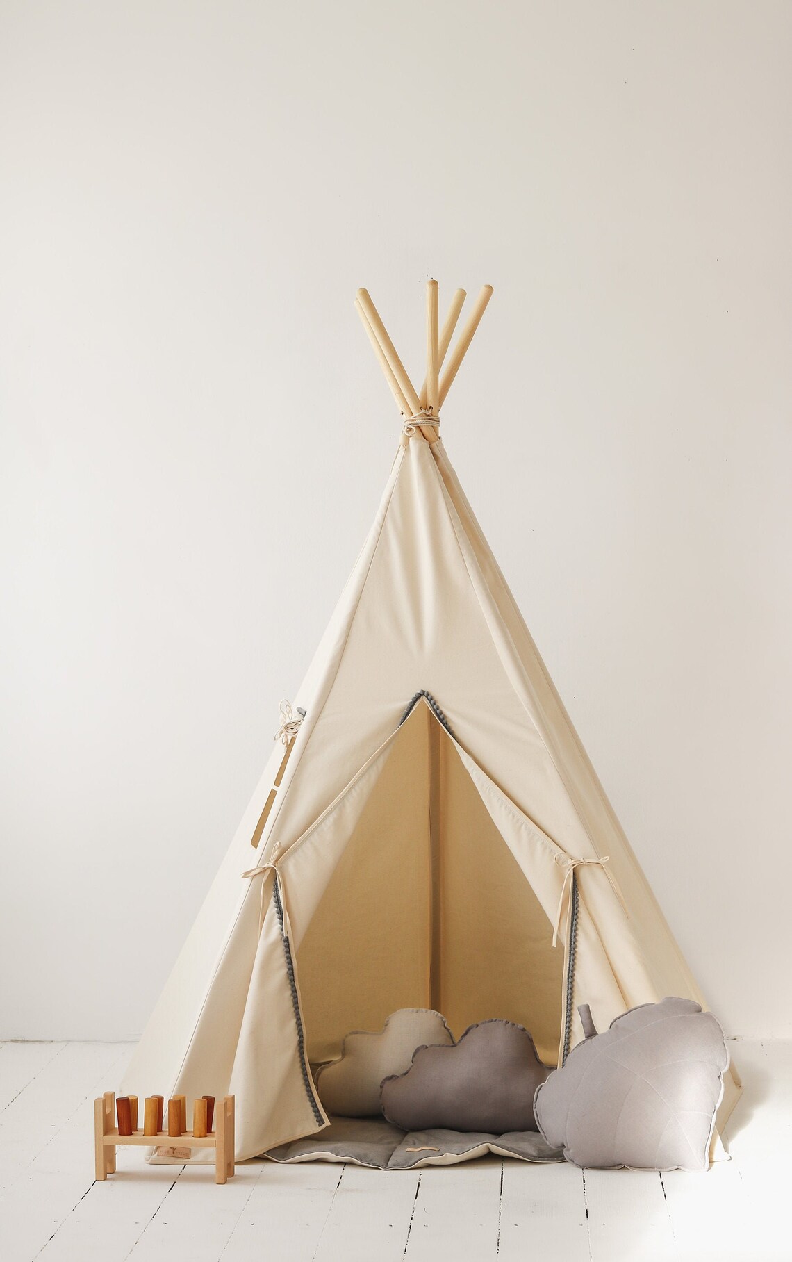 Tipi-Set mit Matte Graue Pompons | Etsy