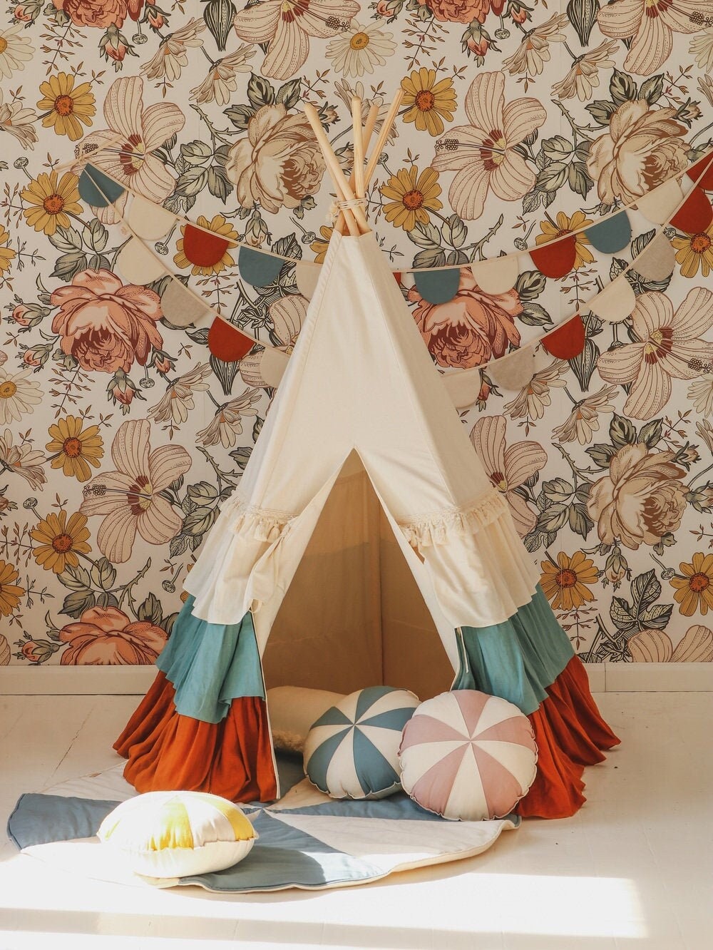 Teepee with Frills and mat "Circus", Gift for kids, Teepee tent for kids, High quality, Handmade, Kids room, Baby room