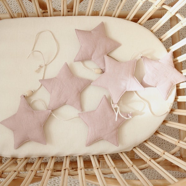 Ghirlanda di stelle in lino 'Polvere rosa'., Decorazione per culla, ghirlanda per la decorazione della camera dei bambini sopra la culla, decorazione per il servizio fotografico