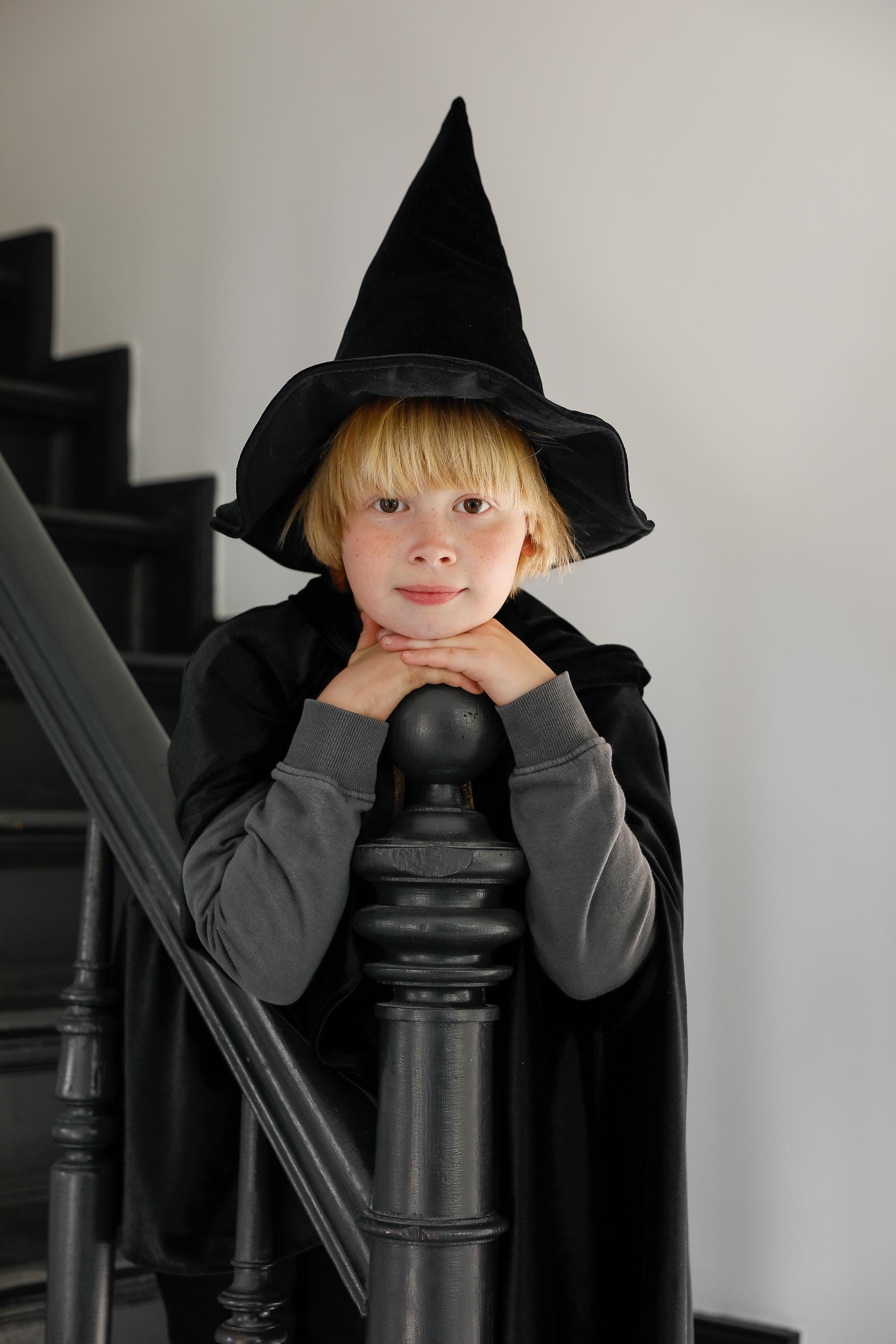 Hexenhut „Schwarze Magie“, schwarzer Zaubererhut, Halloween-Kostüm für  Kinder, Karnevalskostüm für Kinder, Accessoires für Hexenpartys, schwarze  Wohndekoration - Etsy Schweiz, image size:2000x3000