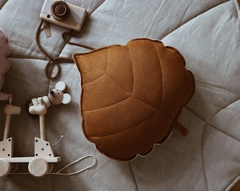 Linen leaf pillow "Caramel", elegant cushion, Sofa or bed pillow,pillow for girl's room,summer homedecor ,spring decoration, Botanical Decor