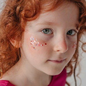 Öko-Gesichtsglitzer „Rainbow Stardust“, Karnevals-Make-up-Accessoire für Kinder und Erwachsene, Make-up für Festivals, lustiges Festival-Gadget, Make-up-Glitzer