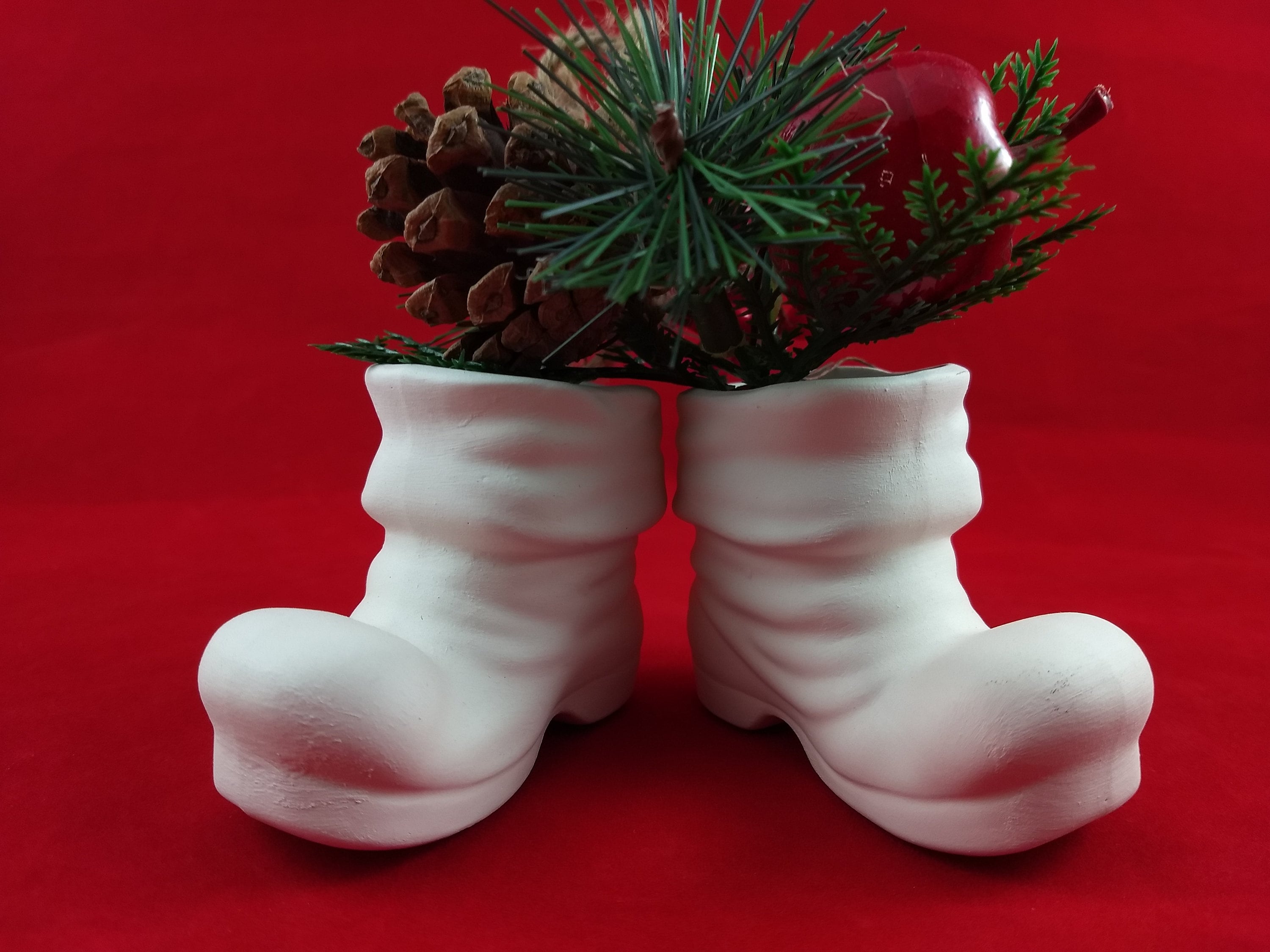  PRETYZOOM 12 Pairs Mini Christmas Boots Shoes Props Santa Claus Gnome  Shoes Mini Doll Shoes Model Santa Boots Decoration Car Rear View Mirror  Accessories DIY Abs Child Doll House Baby Shoes 