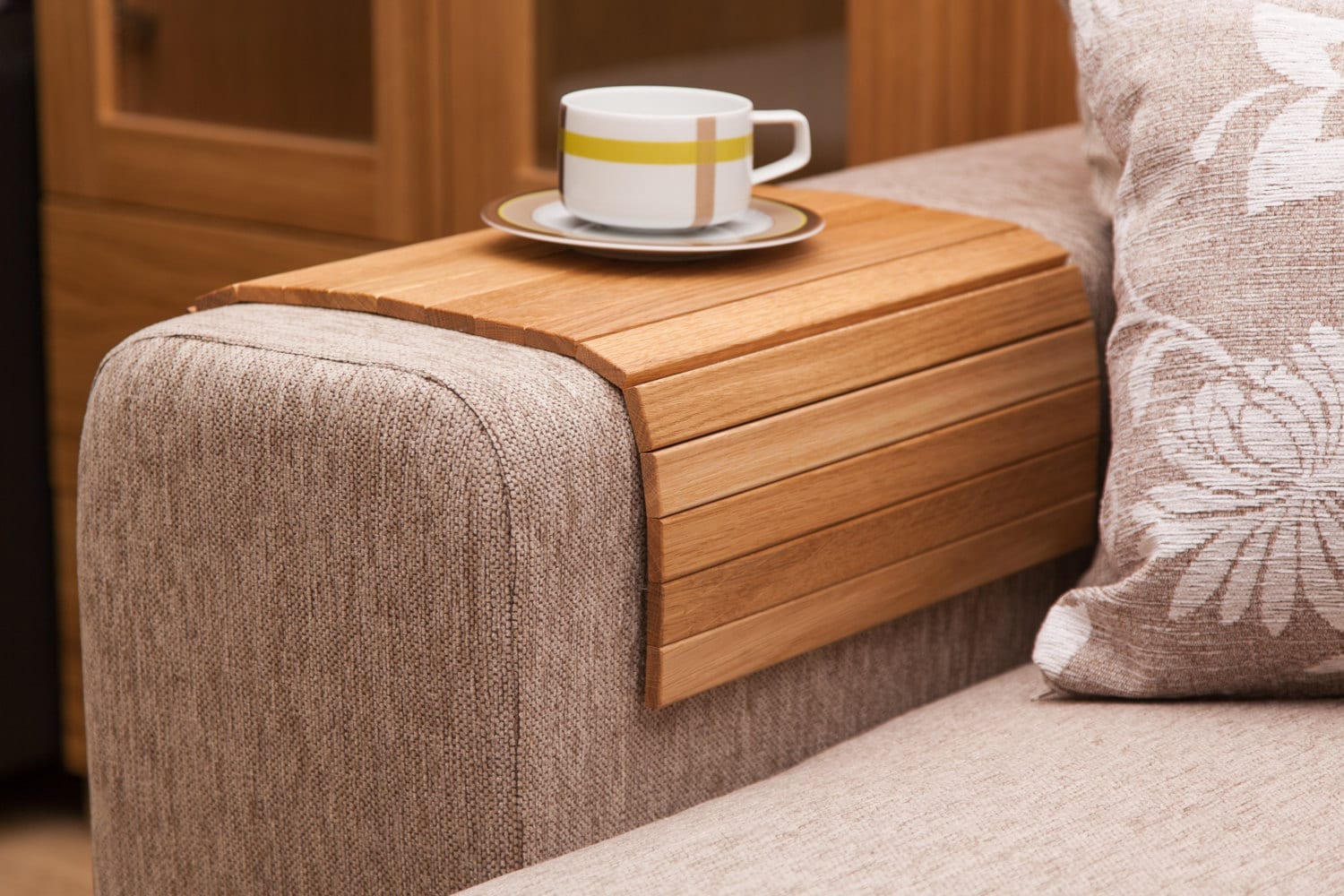 table naturelle de plateau latéral sofa chêne - réglable d'accoudoir en bois table surface douce et robuste pour le café, les casse-croûte, repas