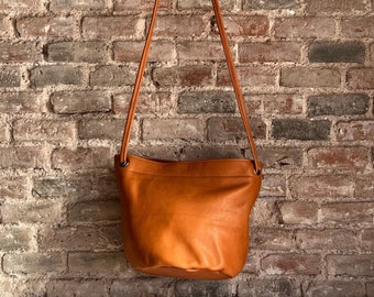 Leather purse / crossbody bag made with gorgeous supple vegetable tanned lather. Oslo bag