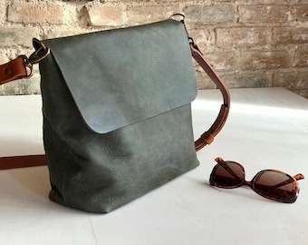 Leder Crossbody Tasche. Leder Geldbörse. Kleine Ledersatchel. Leder clutch, abnehmbarer Riemen. Vielseitige Alltagstasche. Pals Kollektion.