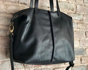 Black Leather bag with zip, crossbody strap and inside lining. New collection: Bramant Bag. Soft leather purse/crossbody bag/messenger