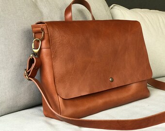 Messenger Leather Bag with several pockets. Leather Briefcase.