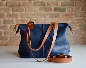 Blue Leather bag with zip, crossbody strap and inside lining. Bramant Bag in Navy color. Soft leather purse/crossbody bag/messenger