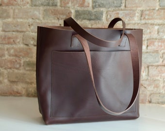 Leather tote bag with outside pocket. 4 sizes and 4 colors available. Cap Sa Sal Collection Bag. Handmade.