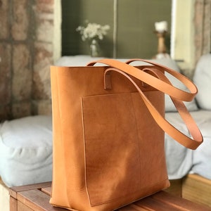 Oversized Camel Leather tote bag with outside pockets. Cap Sa Sal Bag. Handmade. image 3