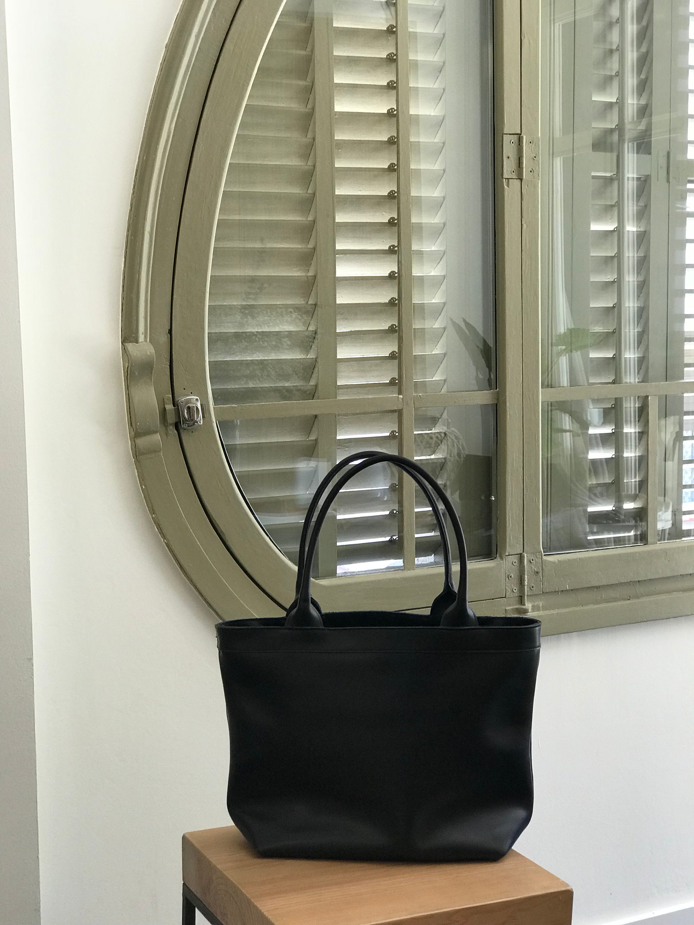 Black Leather Tote Bag With Zipper and Inside Lining