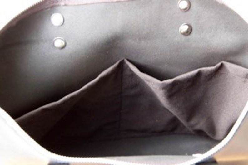 Black Leather bag with zip and brown leather straps. image 6