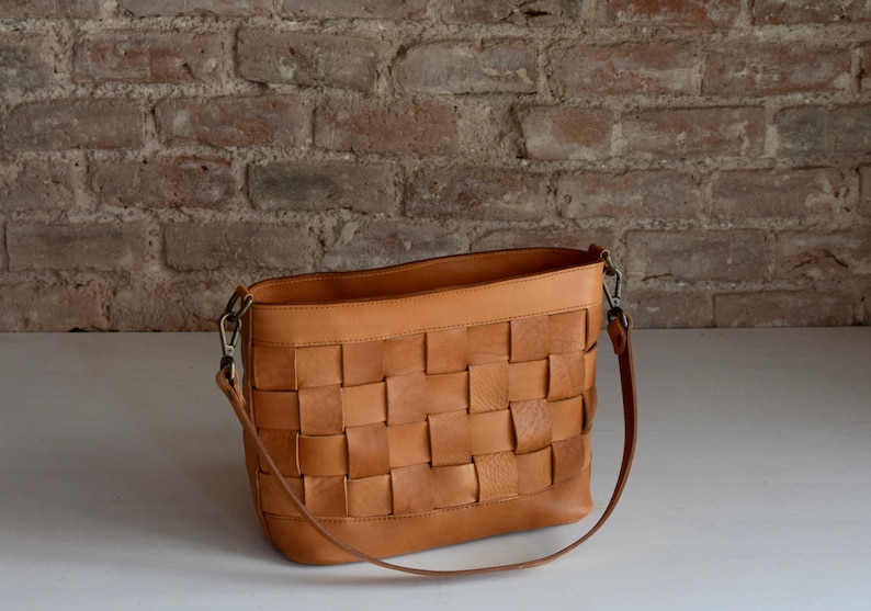 Crossbody bag. Small handbag/purse available in 4 colors. Hand braided, with zipper and lining. Vegetable tanned leather. Cadaques bag. image 1