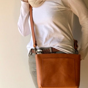 Small COGNAC / TAN Crossbody leather bag with outside pocket and Zipper. Handmade. image 7