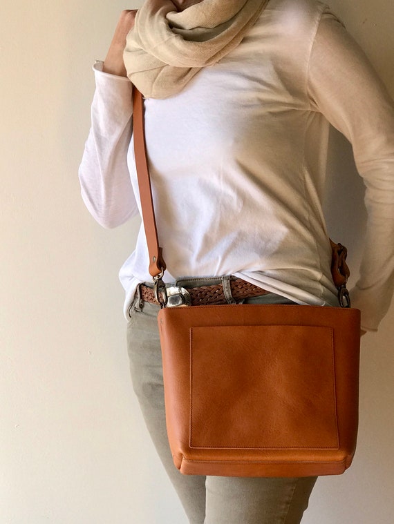 Small Cognac / Tan Crossbody Leather Bag with Outside Pocket and Zipper. Handmade.