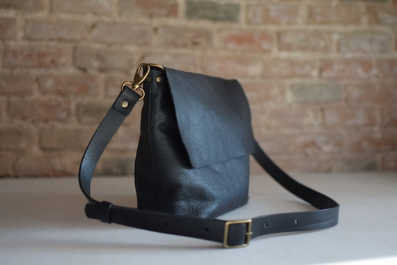 Leather Crossbody bag. Leather clutch bag with removable strap