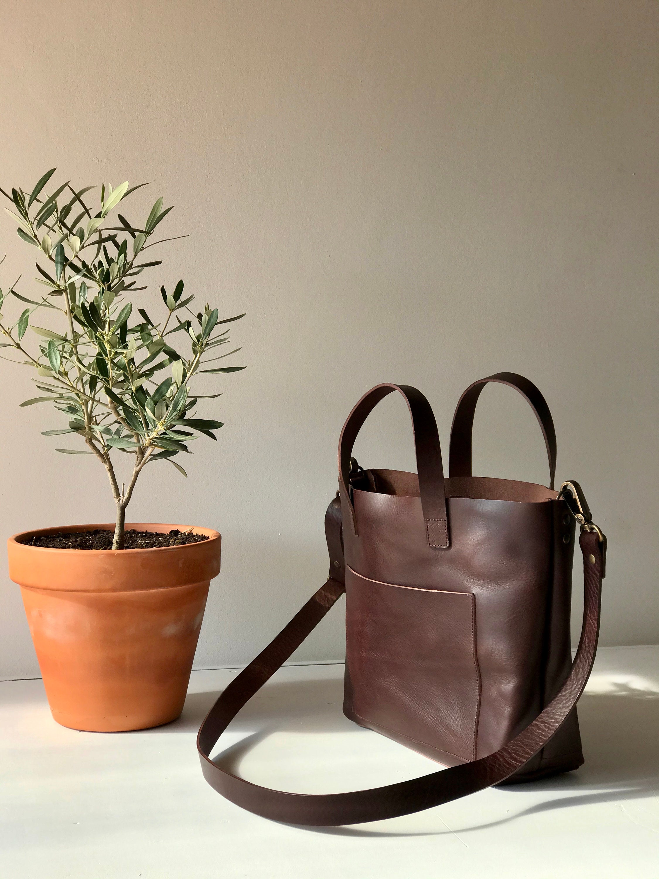Small Leather Tote bag. Mini crossbody bag. Mini Cap Sa Sal Bag. Small Crossbody  leather bag. Leather purse. Handmade. — Vermut Atelier