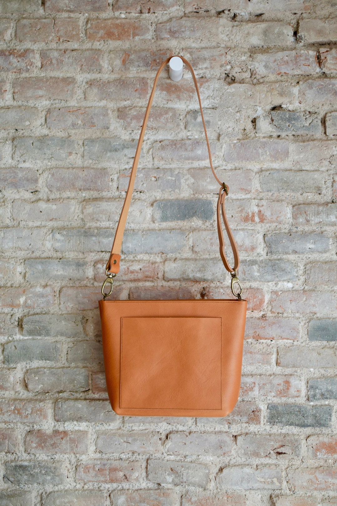 Small Crossbody Bag in Camel Leather With Outside Pocket and