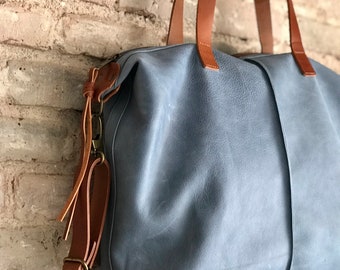 Blue Leather bag with zip, crossbody strap and inside lining. New collection: Bramant Bag. Soft leather purse/crossbody bag/messenger