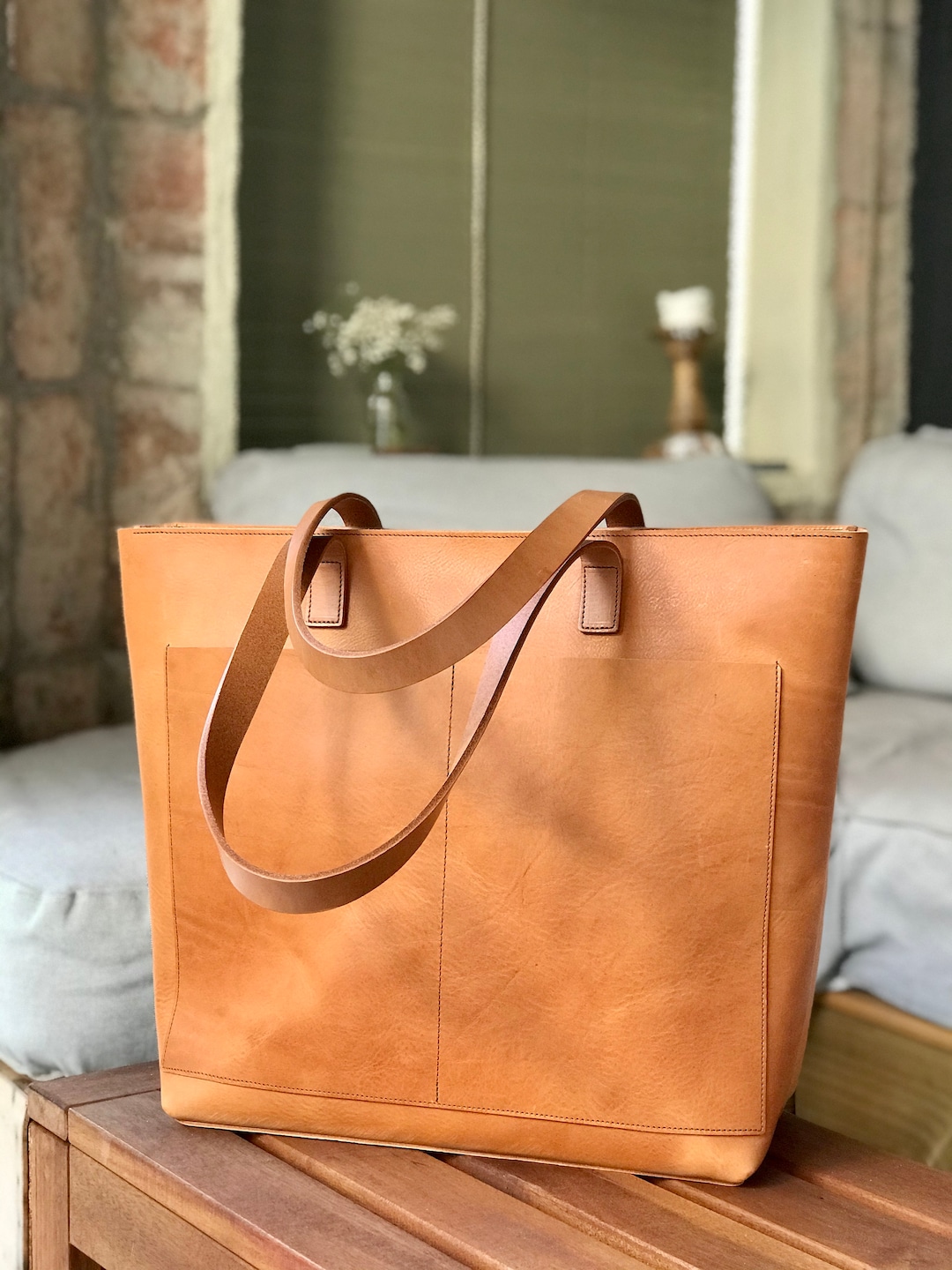 Oversized Camel Leather Tote Bag With Outside Pockets. Cap Sa 