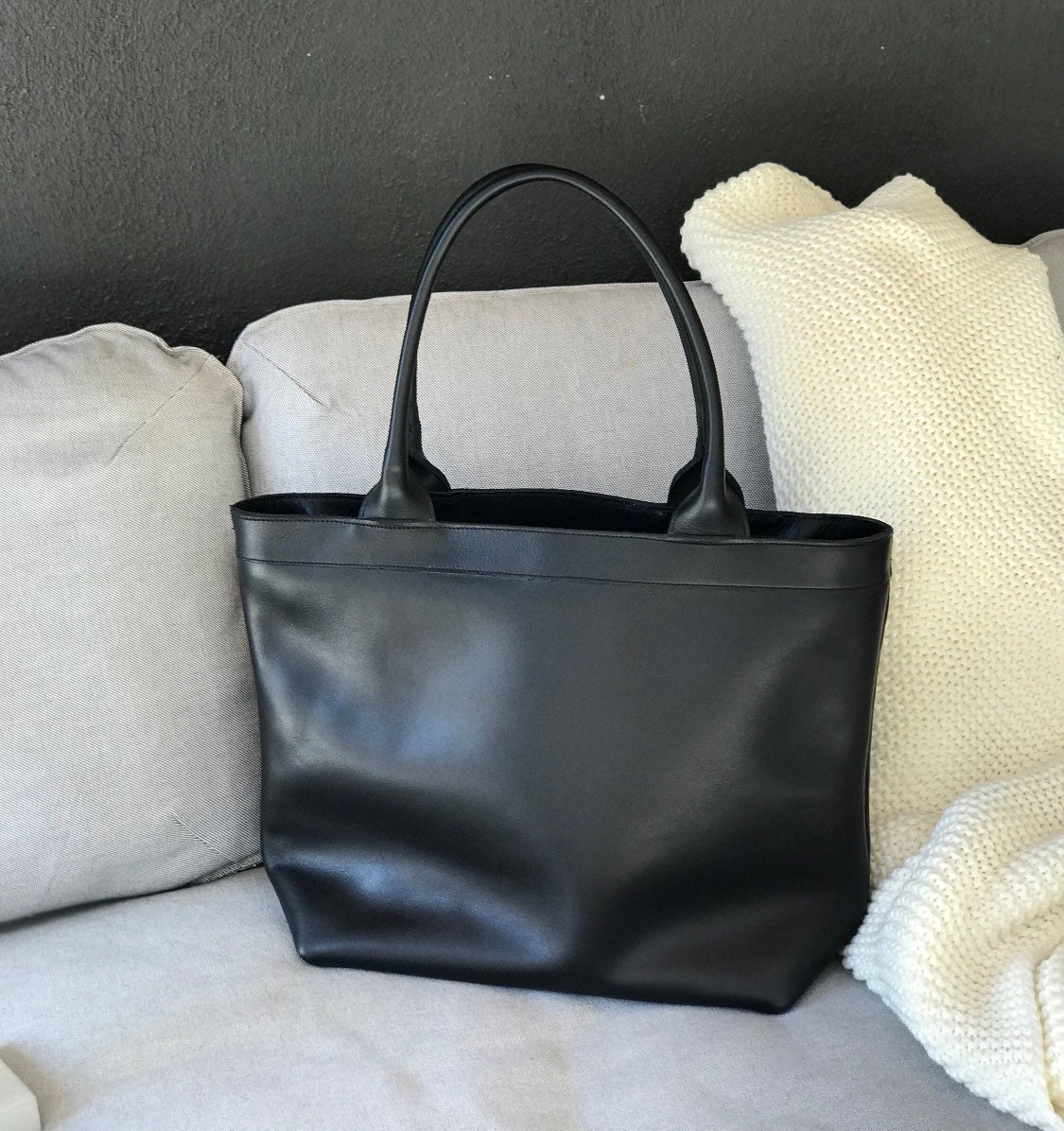 Black Leather Tote Bag With Zipper and Inside Lining