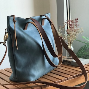 Large Blue Leather bag with zip and inside lining. Handmade. Minimalist leather bag. image 4
