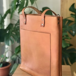 Tote Leather bag. &quot;Illa Roja&quot; leather Bag. Full Grain Vegetable tanned tote leather. Available in 4 colors