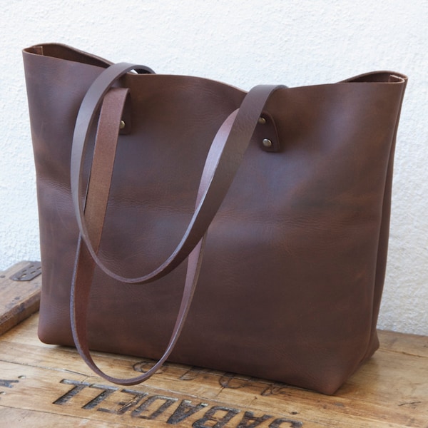NEW SIZE!! Brown Distressed Leather bag. Medium "Cabasset Illa Roja" leather Tote. Premium sturdy waxed leather. Handmade