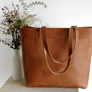 Oversized Camel Leather tote bag with outside pockets. Cap Sa Sal Bag. Handmade. image 6