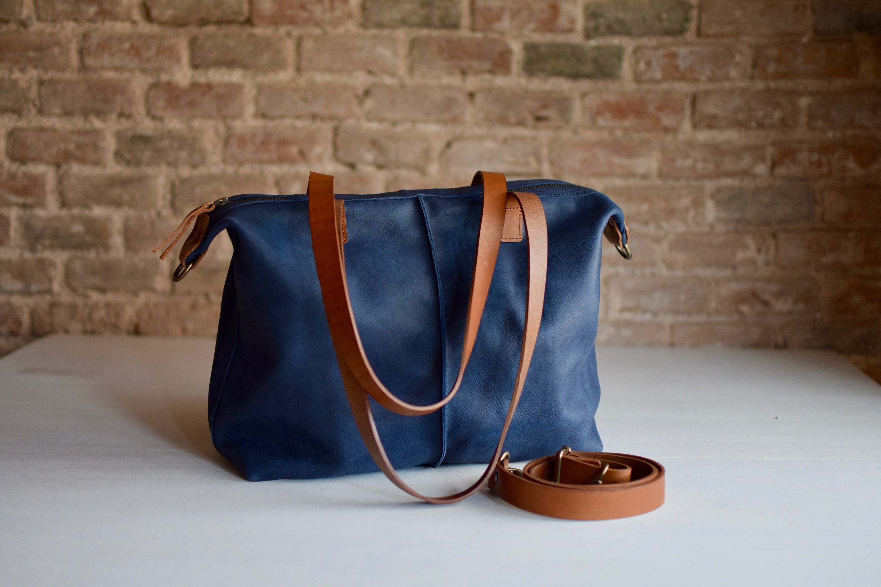 Blue Leather Bag With Zip, Crossbody Strap and Inside Lining