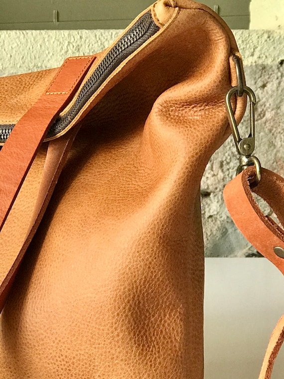 Light Brown Leather Bag with Zip and Inside Lining. Handmade. Minimalist Leather Bag.