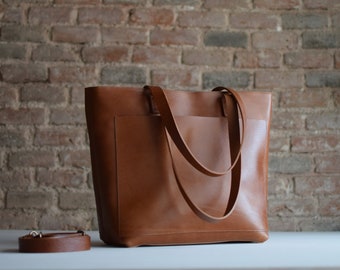 Tan / Cognac Leather tote bag with large outside pocket. Cognac Cap Sa Sal Bag. Handmade.