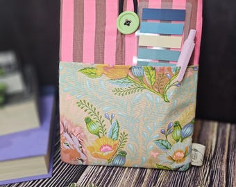 Funda para Kindle con diseño floral de león neón: botones en la parte superior y bolsillo frontal