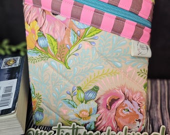 Neon Lion Kindle Sleeve – Quilted & Zippered