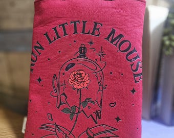 Run Little Mouse 9x7 Book Sleeve – Zipper & Snap Pockets