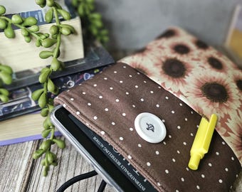 Sunflower Kindle Sleeve – Button Closure & Front Pocket