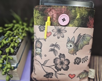 Bats Kindle Sleeve – Button Closure & Front Pocket